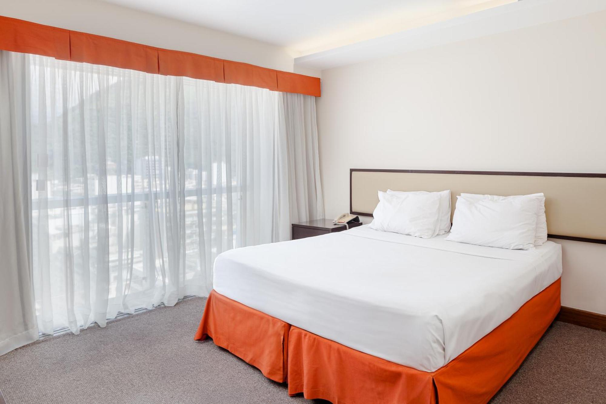 Rio Othon Palace Ρίο ντε Τζανέιρο Εξωτερικό φωτογραφία A bed with a bed skirt